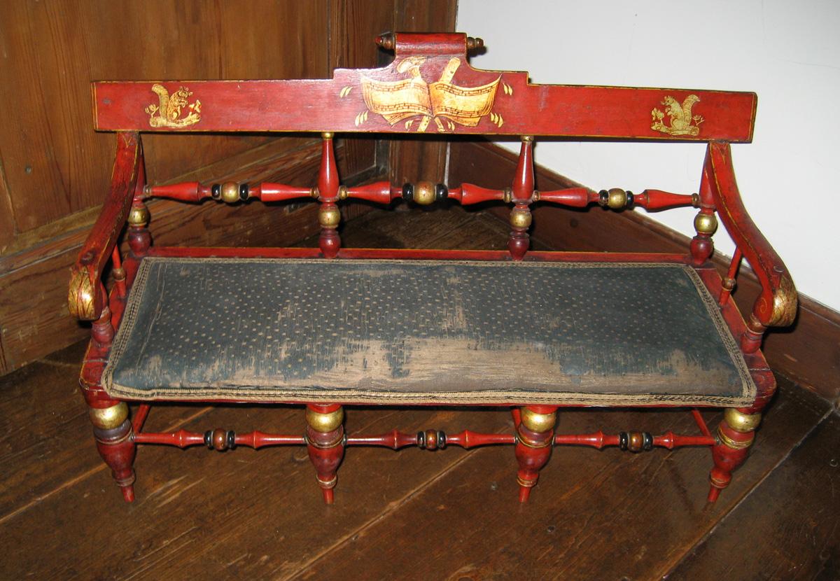 1959.1010 Miniature settee