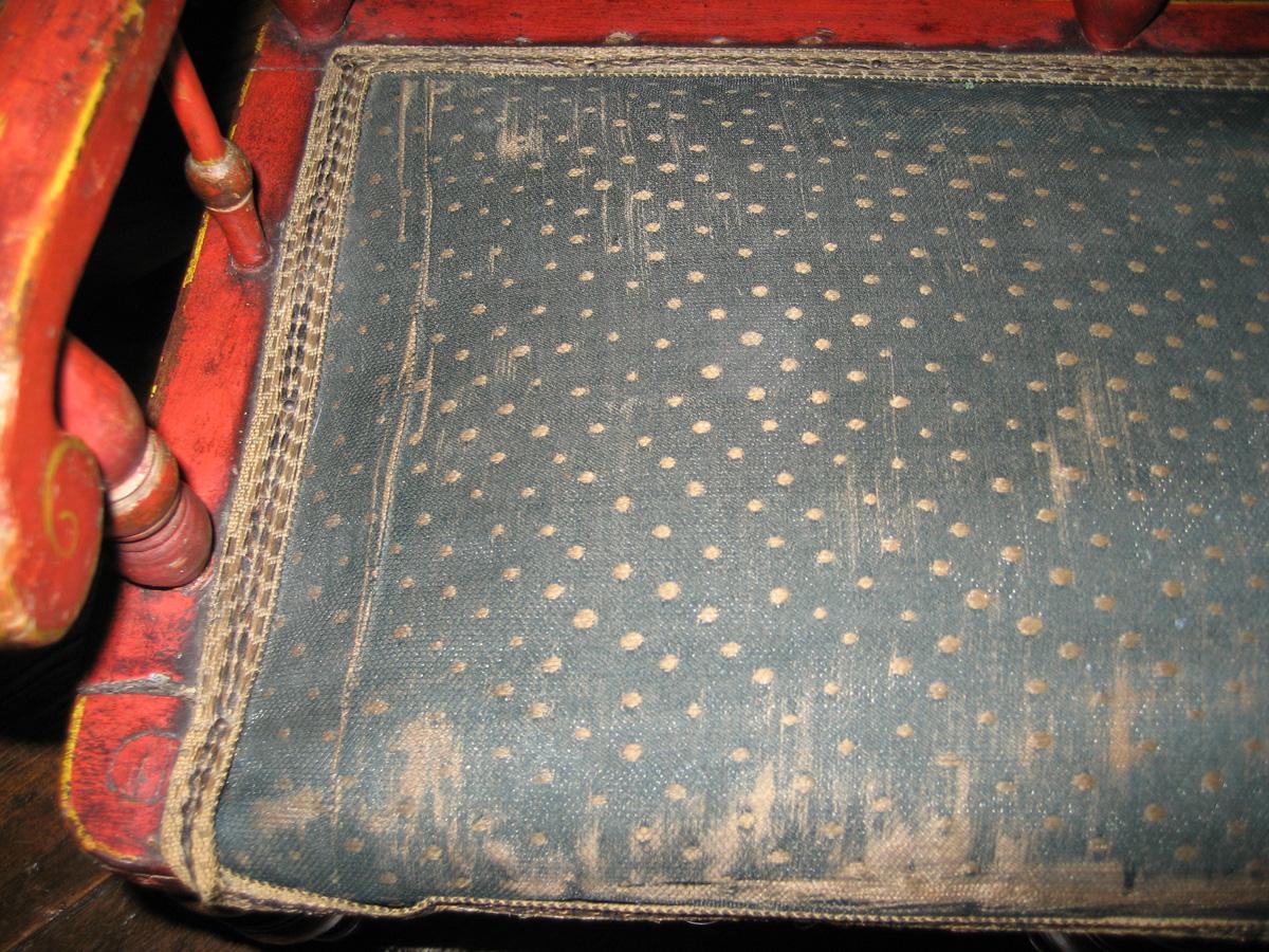 1959.1010 detail of seat cushion