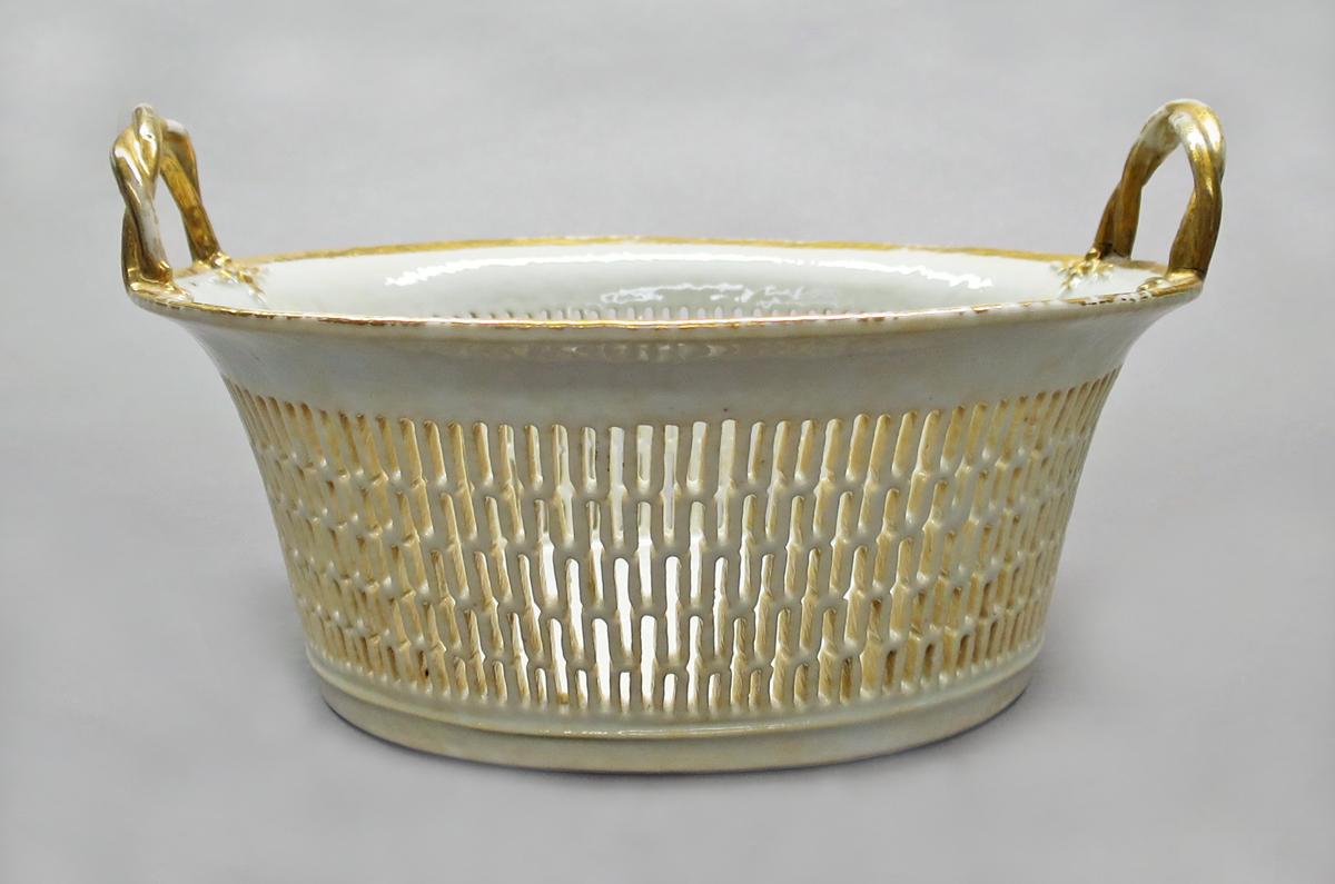 2014.0016.200 A Basket, overall