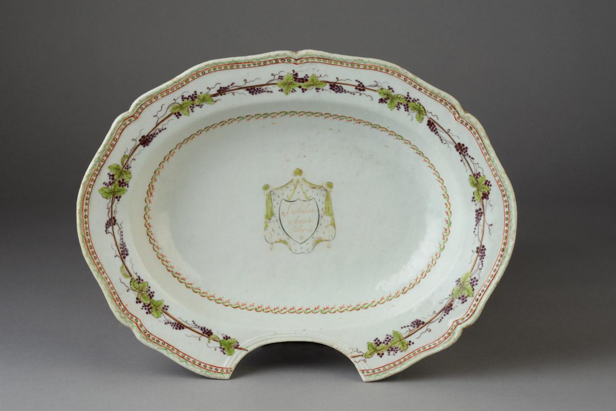 2014.0016.206 Apothecary bowl, view 1