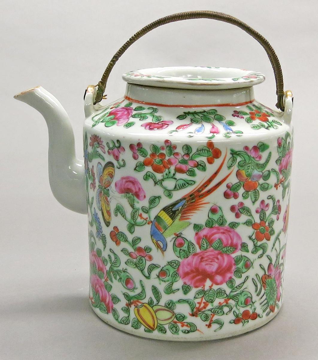 2014.0016.215 A, B Teapot side 1