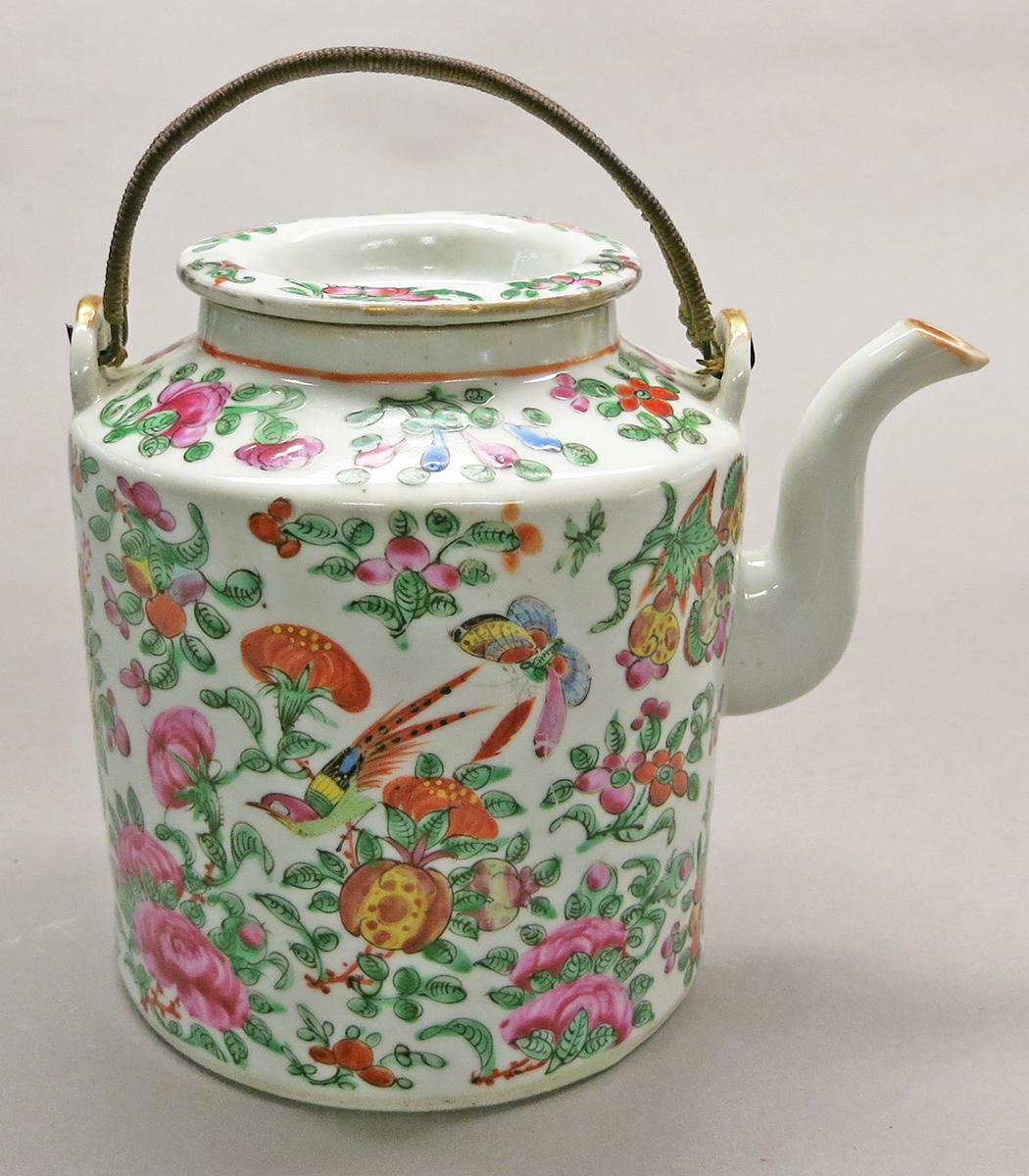 2014.0016.215 A, B Teapot side 2