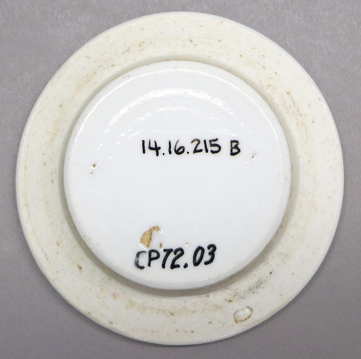 2014.0016.215 B Teapot lid underside