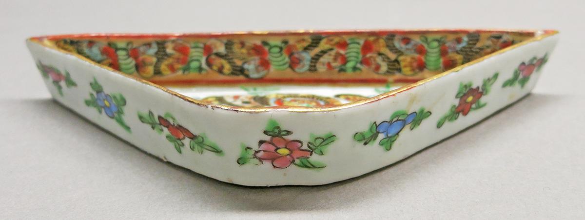 2014.0016.226 F Tray, pickle or sweetmeat dish overall