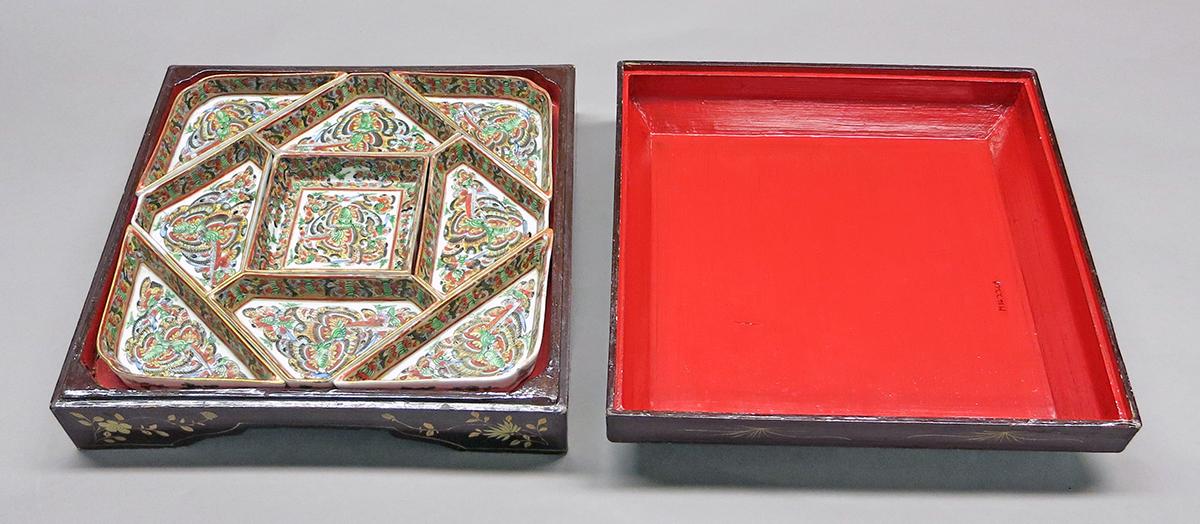 2014.0016.226 A, B Box, C-K Trays, view 1