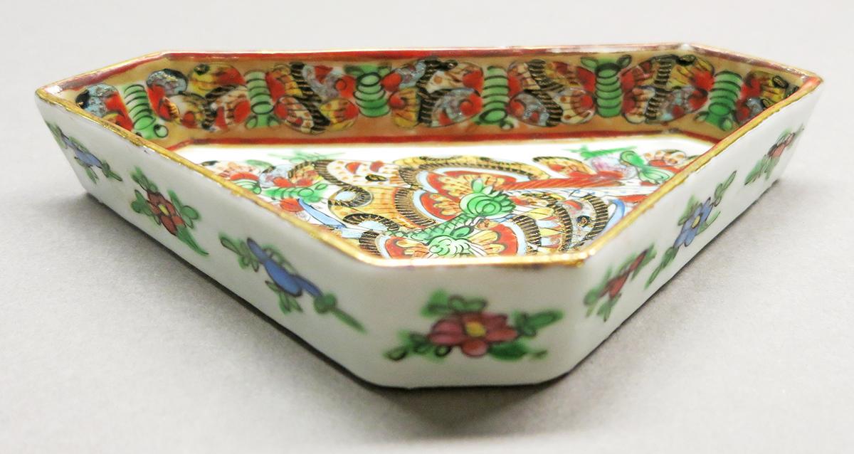 2014.0016.226 G Tray, pickle or sweetmeat dish overall
