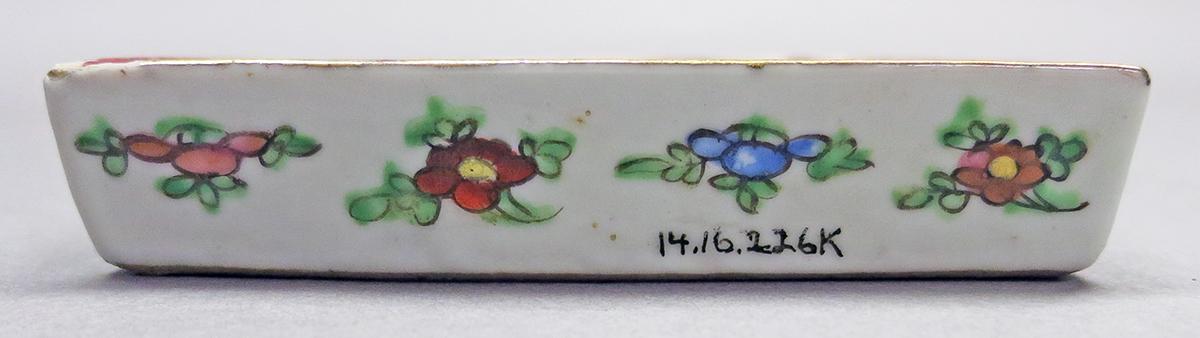 2014.0016.226 K Tray, pickle or sweetmeat dish side