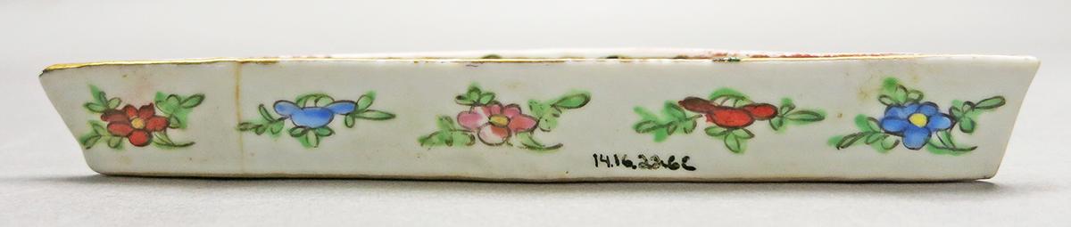 2014.0016.226 C Tray, pickle or sweetmeat dish side
