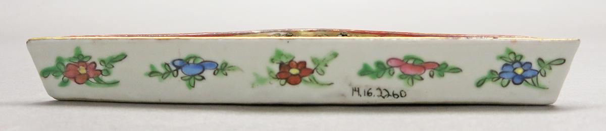 2014.0016.226 D Tray, pickle or sweetmeat dish side