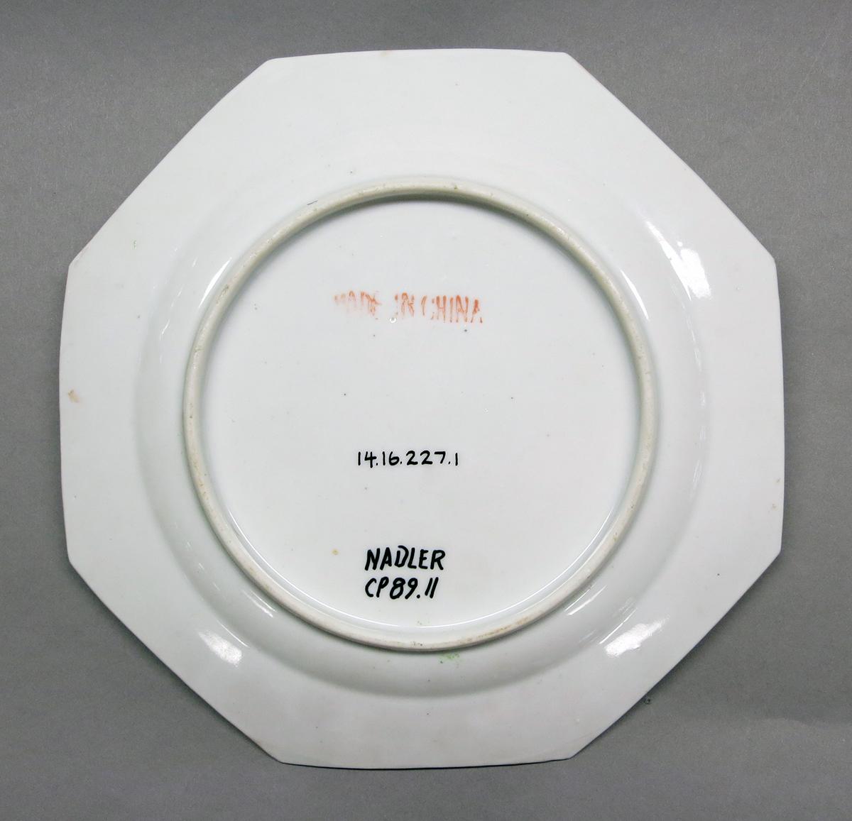 2014.0016.227.001 Plate bottom