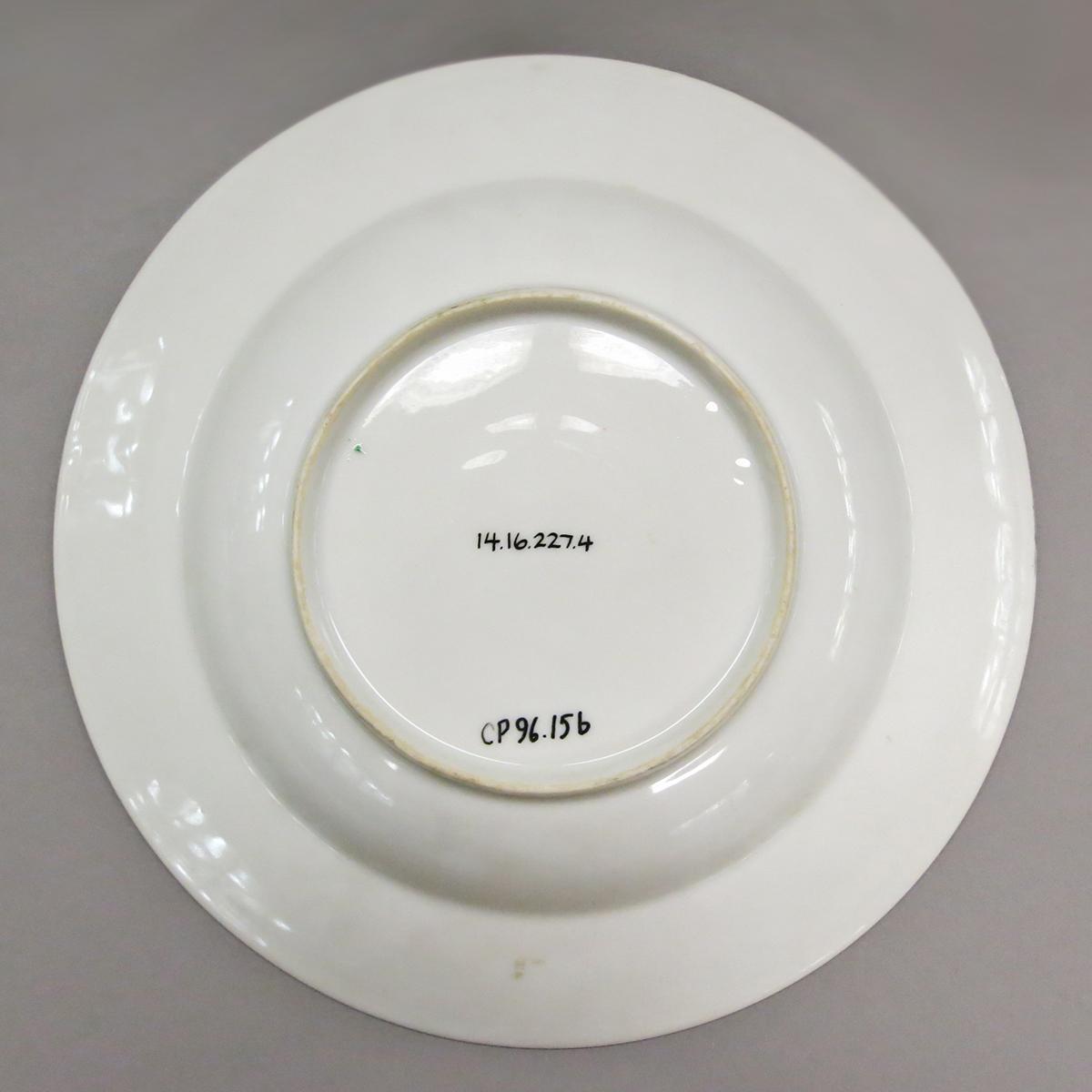 2014.0016.227.004 Plate bottom