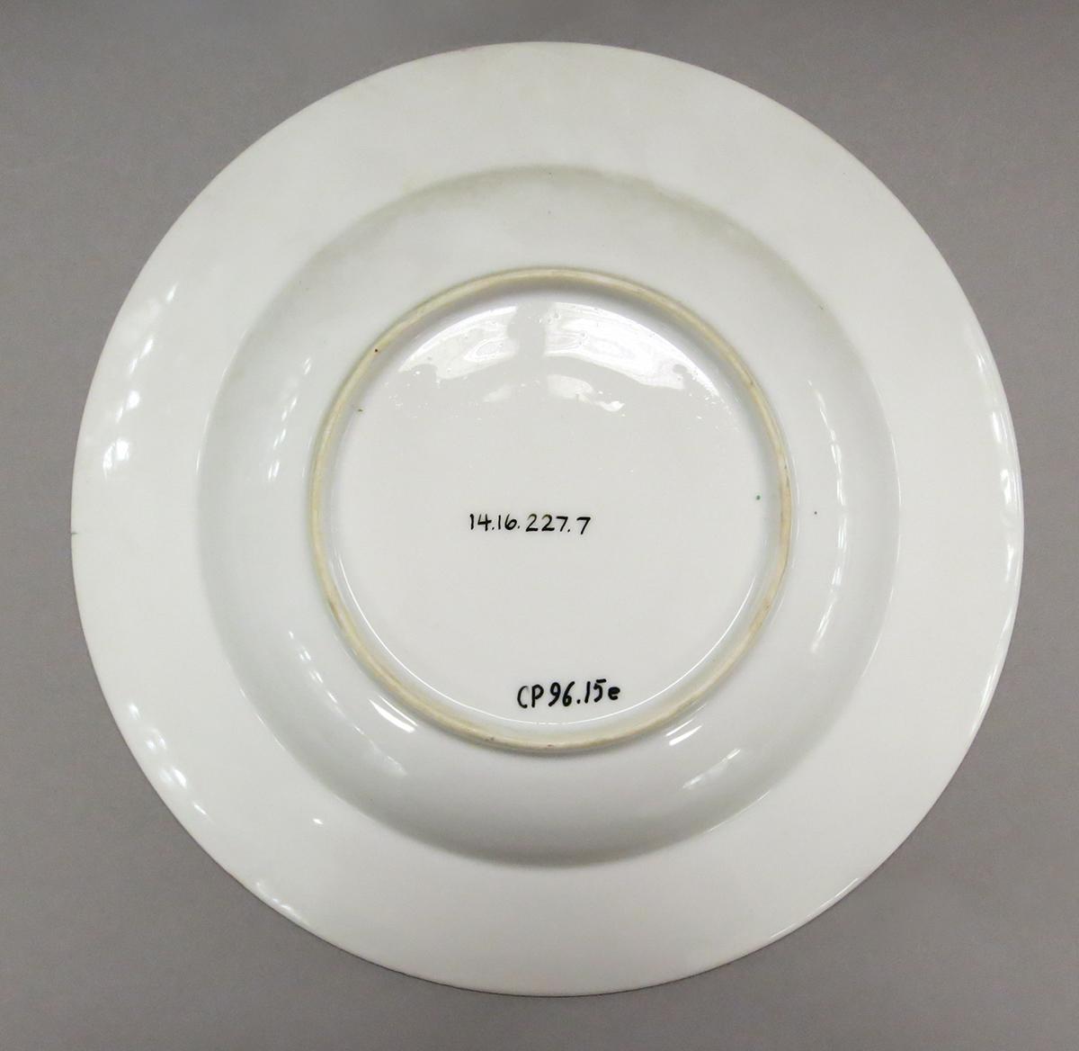 2014.0016.227.007 Plate bottom