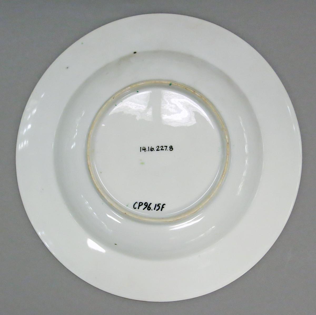 2014.0016.227.008 Plate bottom