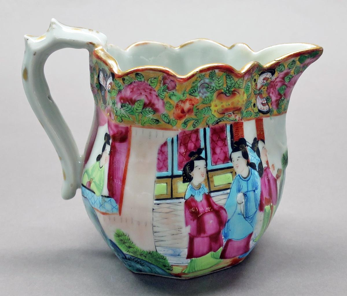 2014.0016.231.002 Cream jug, side 1