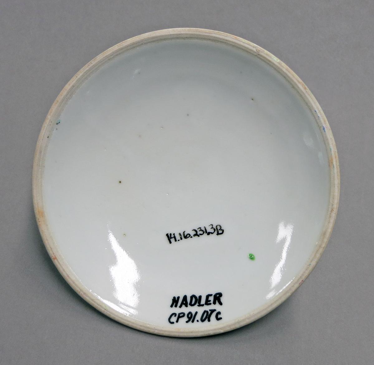 2014.0016.231.003 B Bowl, Sugar bowl underside