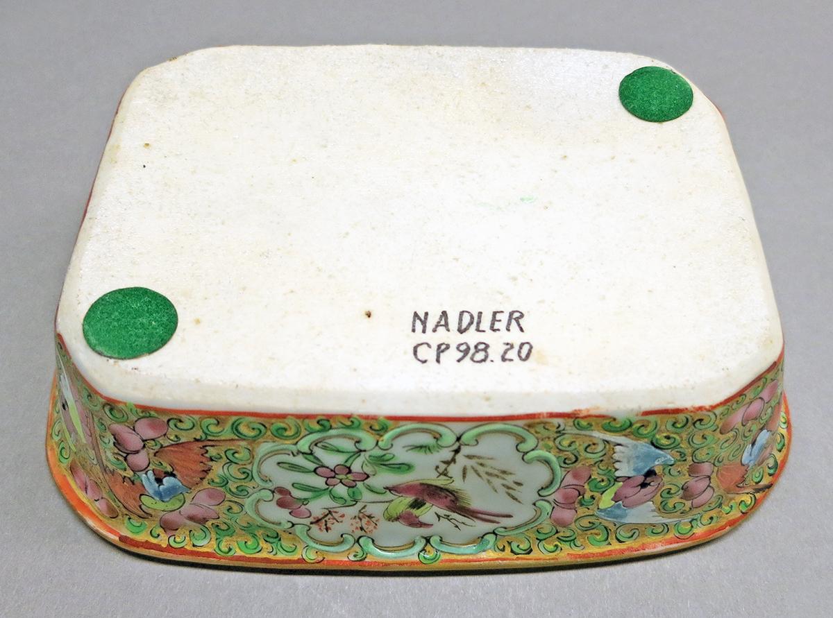 2014.0016.232 A Soap dish, underside