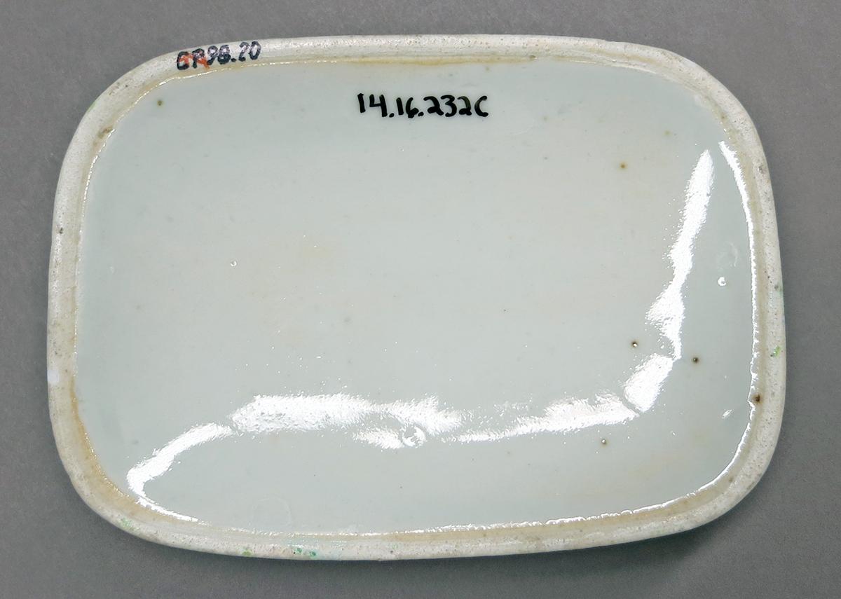 2014.0016.232 C Soap dish lid, underside