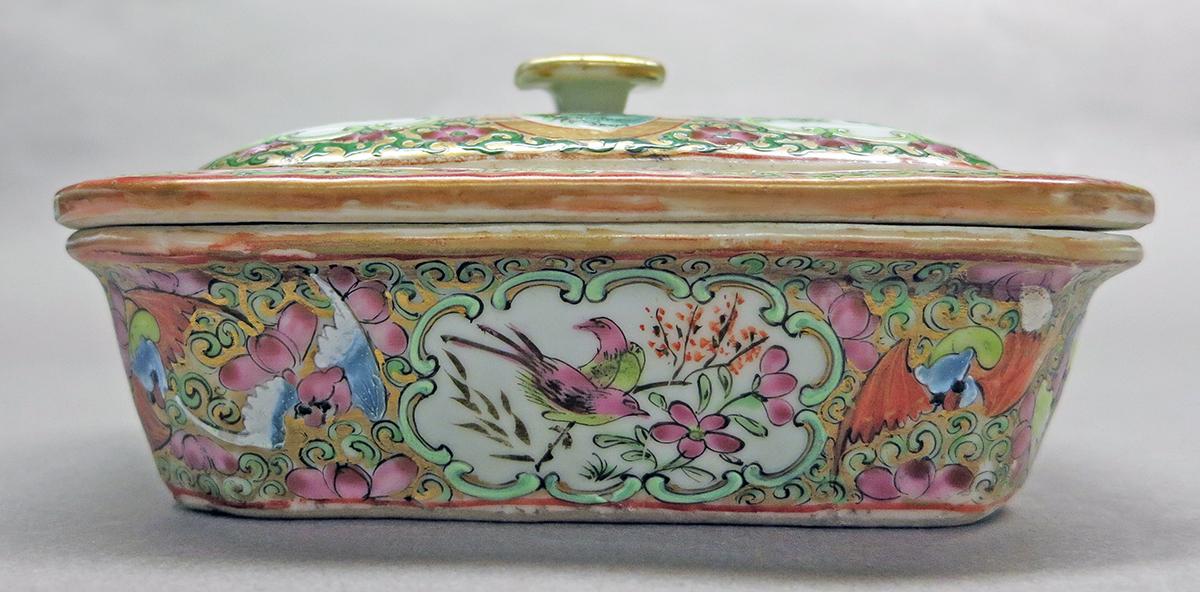 2014.0016.232 A, C Soap dish, side 3