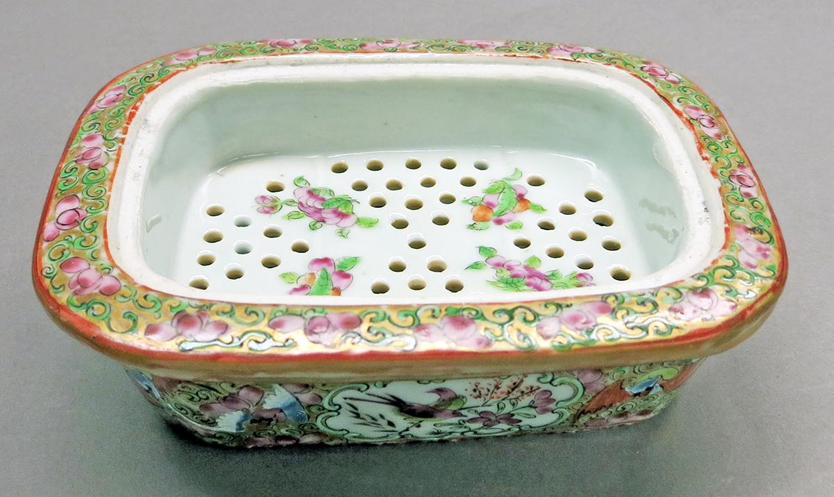 2014.0016.232 A, B Soap dish, inside