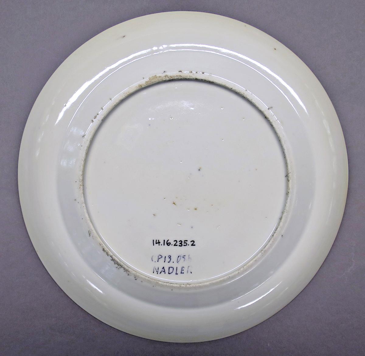 2014.0016.235.002 Plate bottom