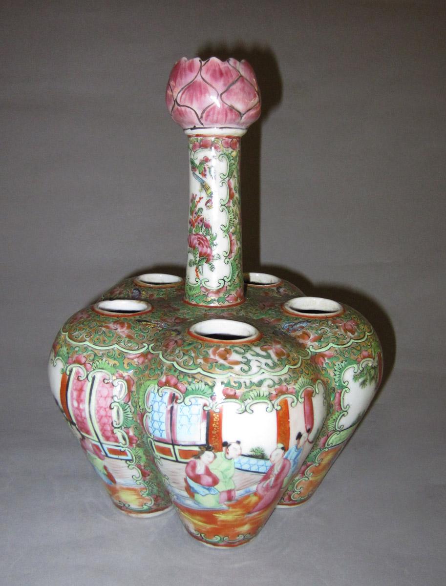 2014.0016.236 Hyacinth jar view 2