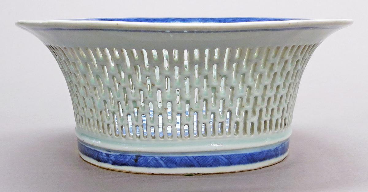2014.0016.242 A Basket, side