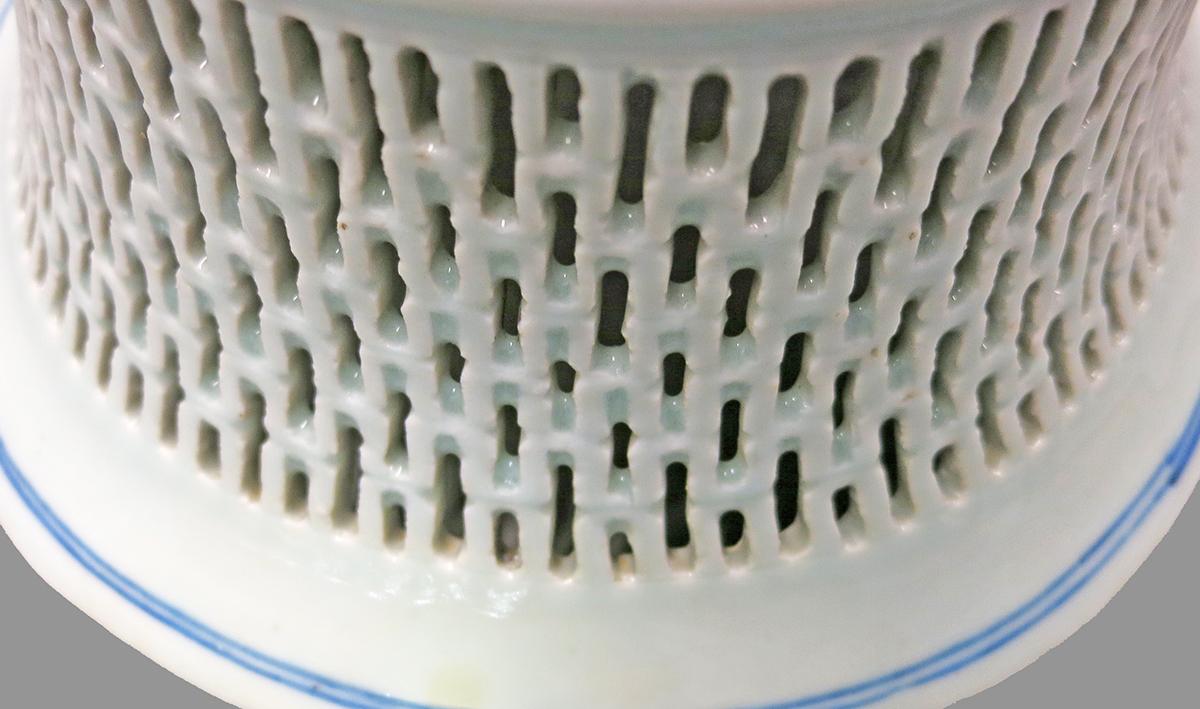 2014.0016.242 A Basket, underside detail