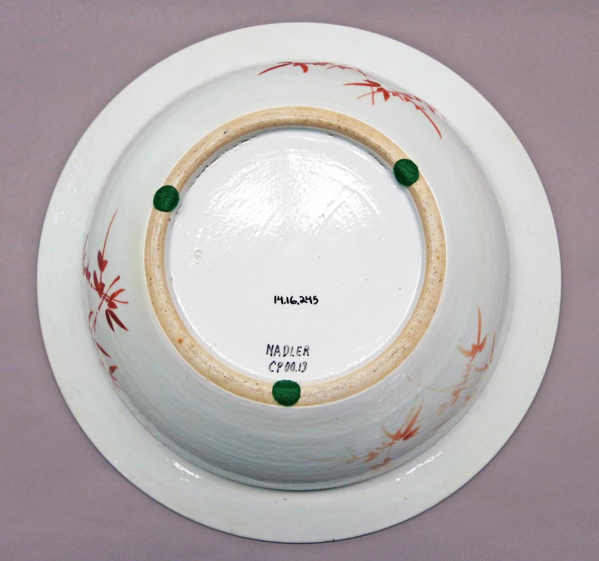 2014.0016.245 Wash bowl underside