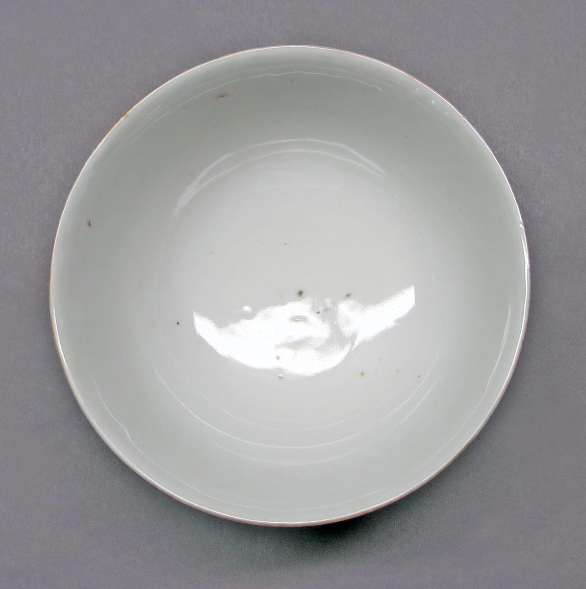 2014.0016.252.002 Bowl inside