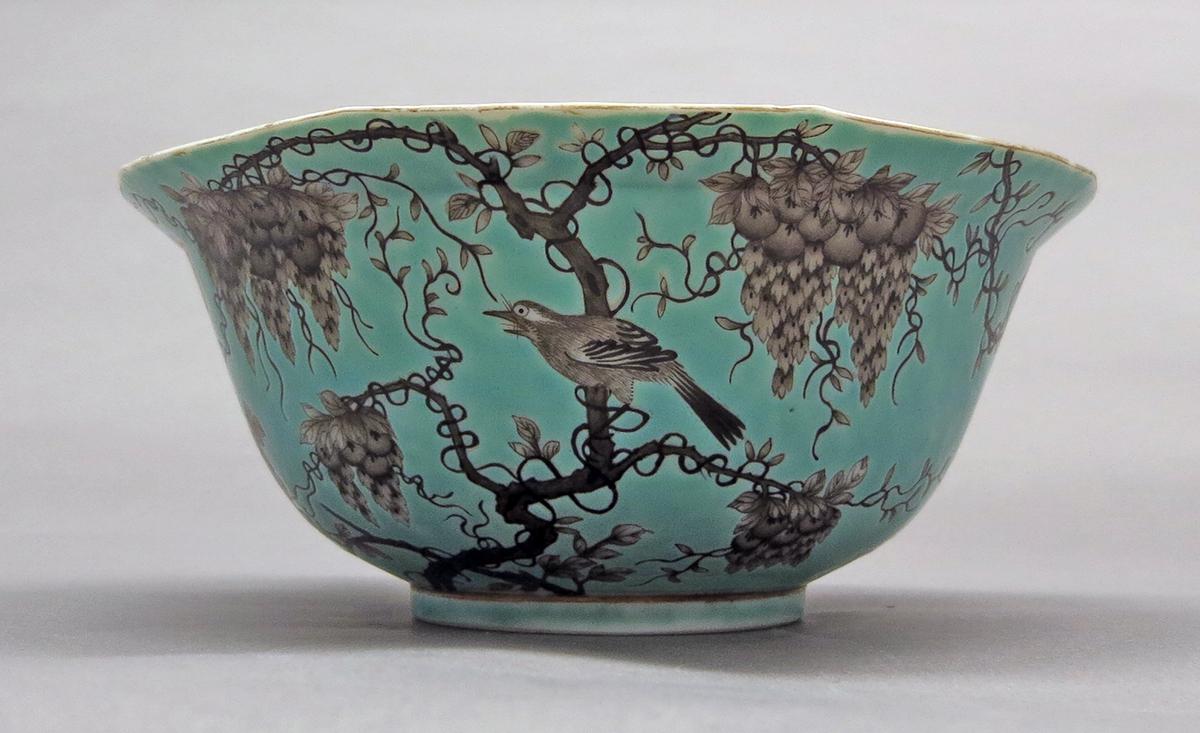 2014.0016.252.003 Bowl side 1