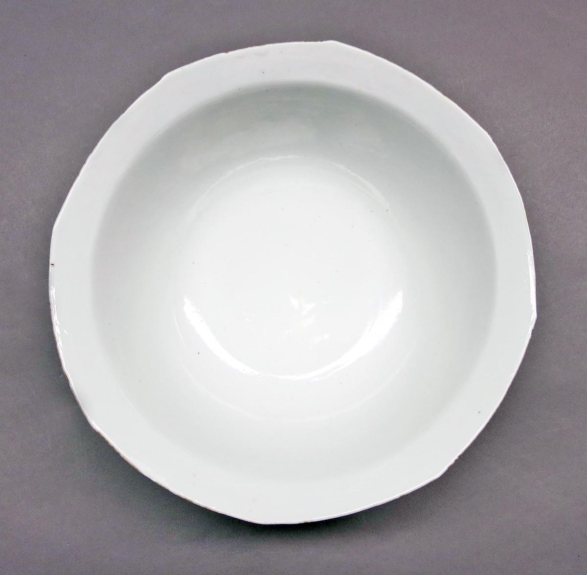 2014.0016.252.003 Bowl inside