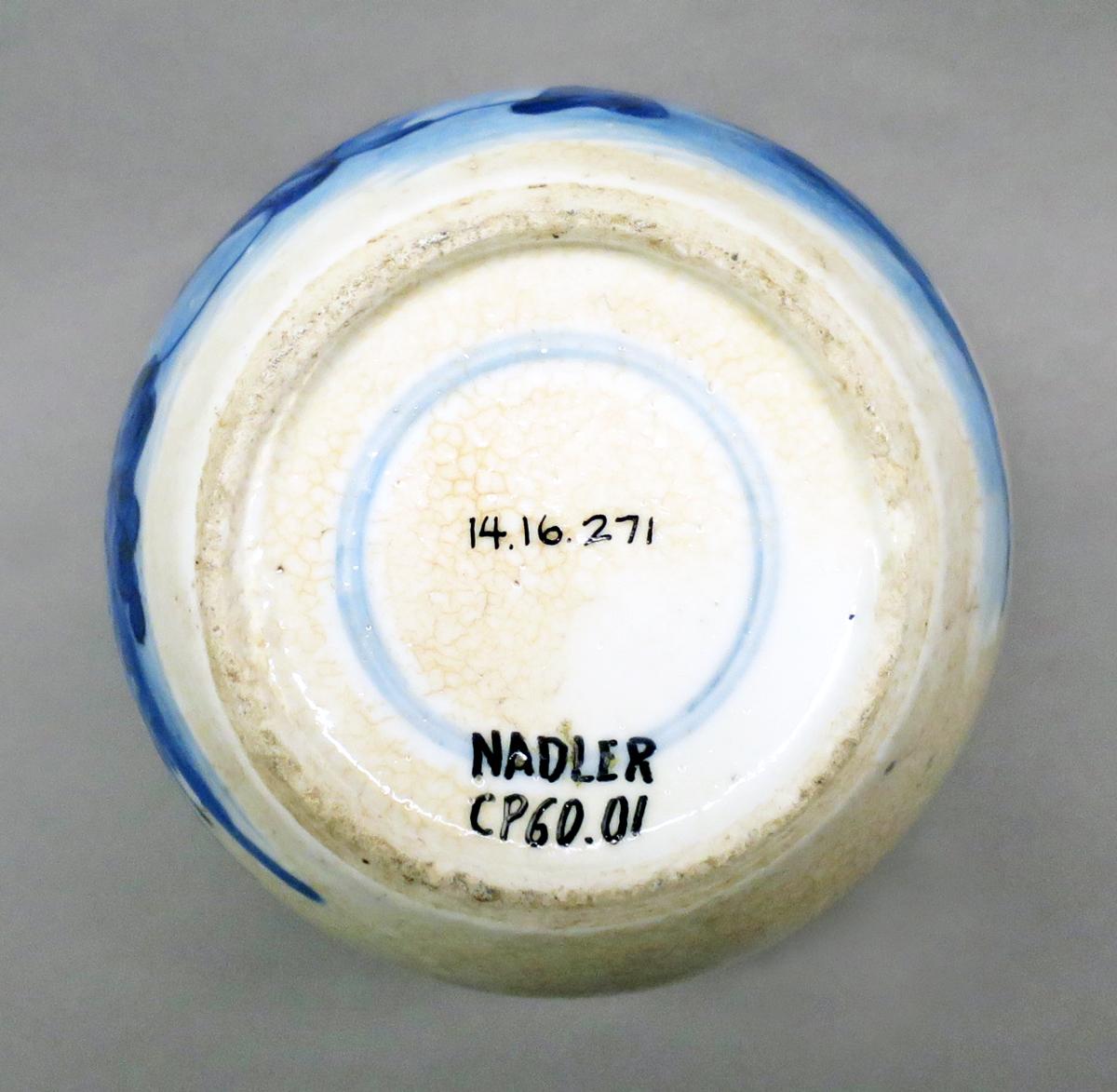 2014.0016.271 Jar, underside