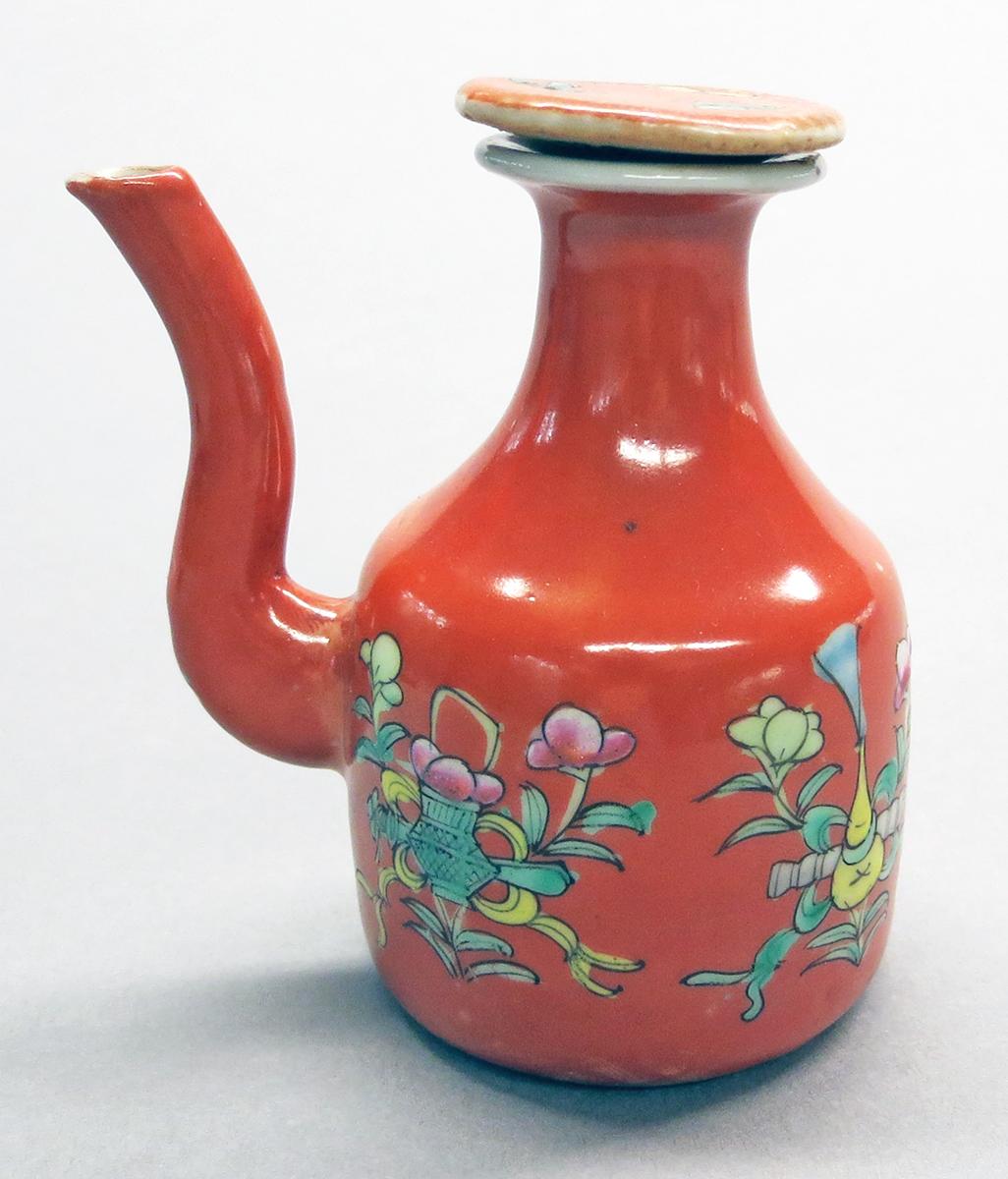 2014.0016.272 A, B Jug and lid, side 1