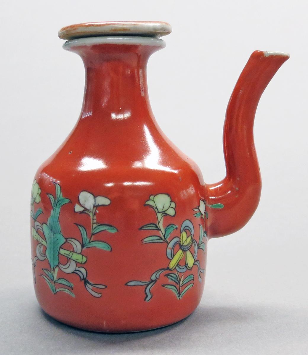 2014.0016.272 A, B Jug and lid, side 2