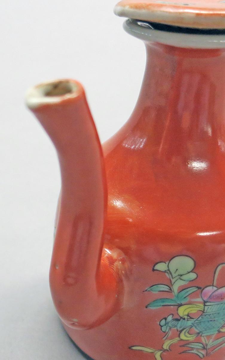 2014.0016.272 A, B Jug and lid, side 3
