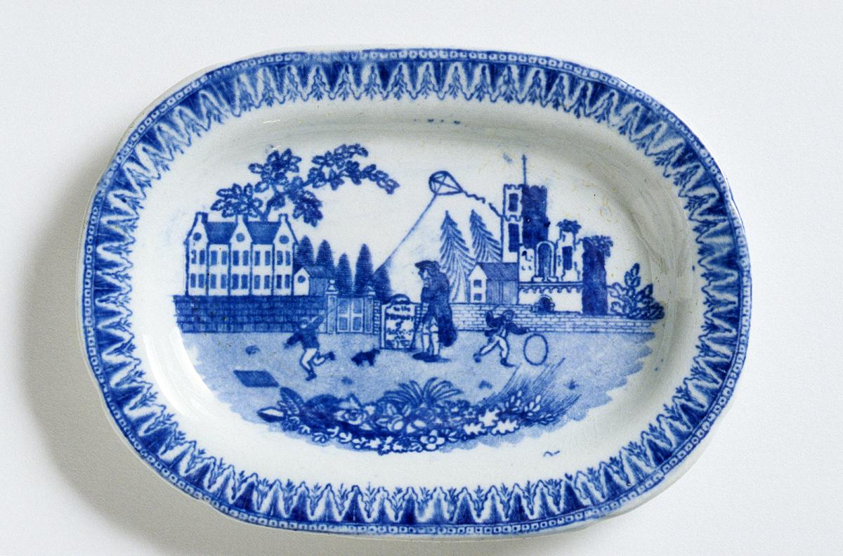 1959.1017.004 Dish, Minature Platter or Dish