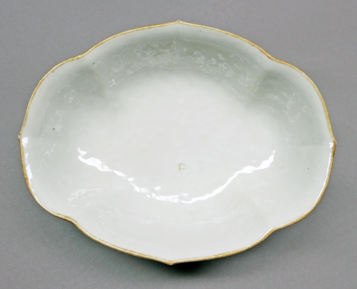2014.0016.279 Bowl upper surface