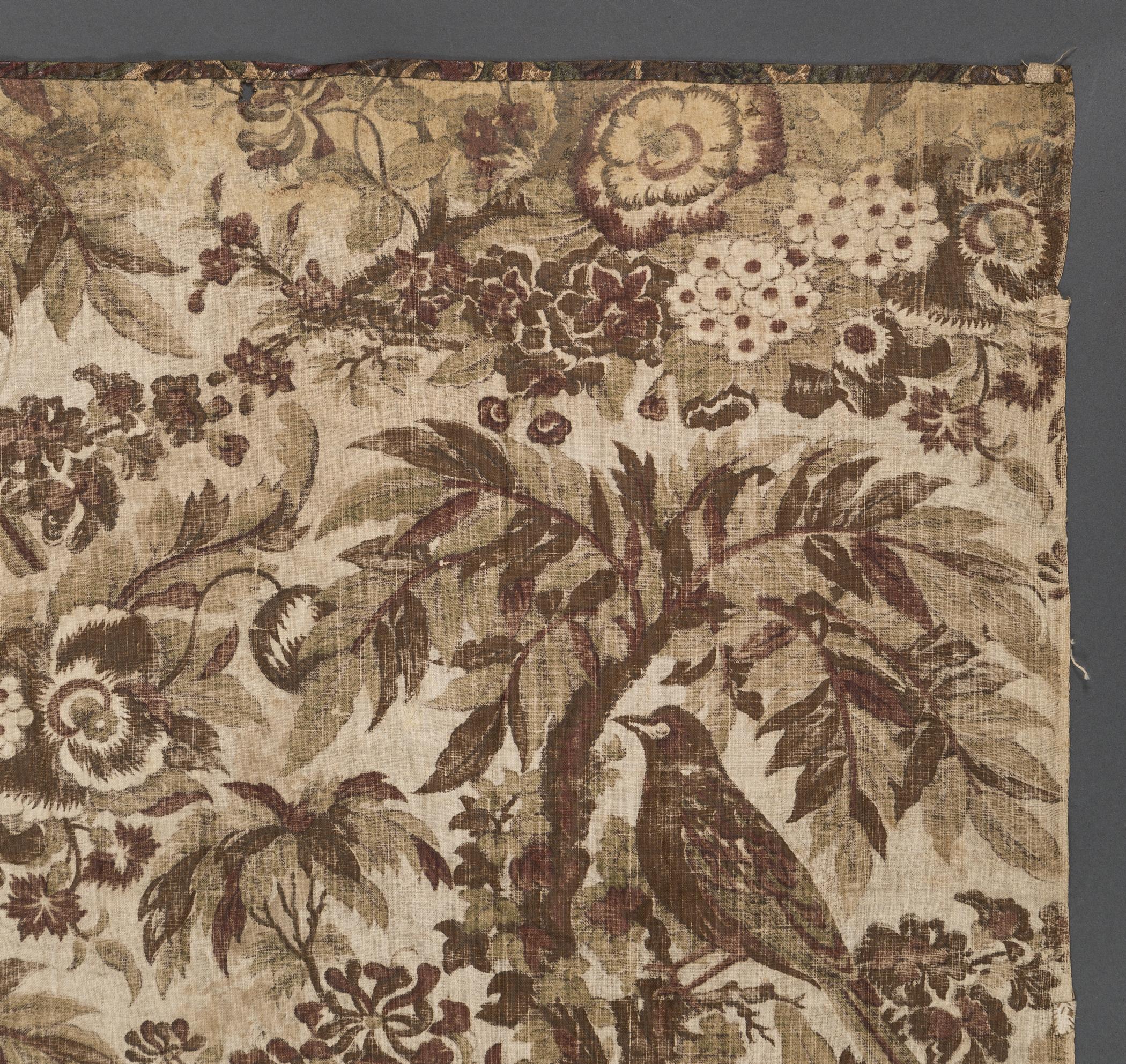 2018.0002.005 Textile, printed, detail 2, reverse