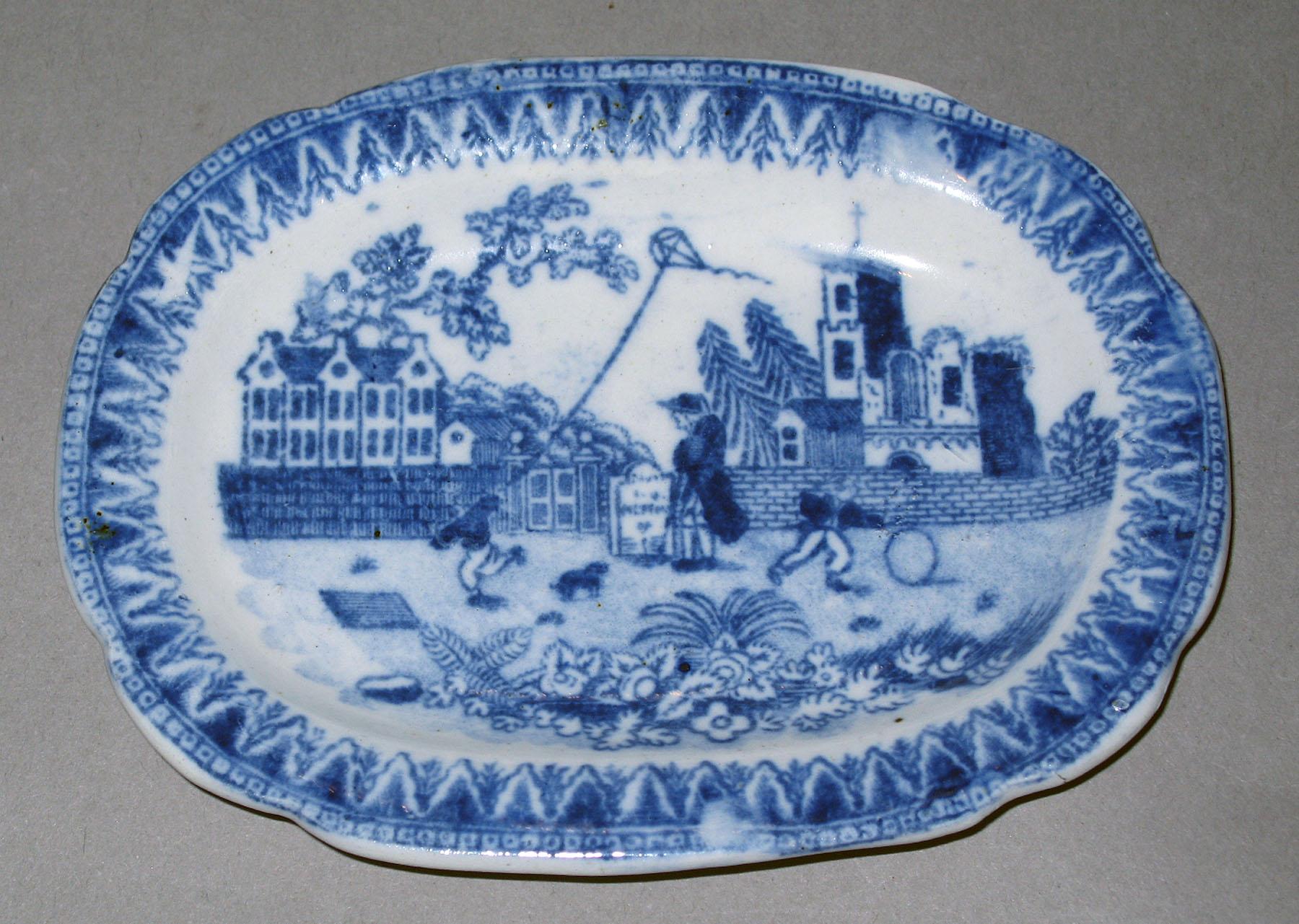 1959.1017.010 Earthenware platter