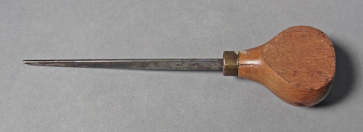 1986.0050.134, Graver, side 2