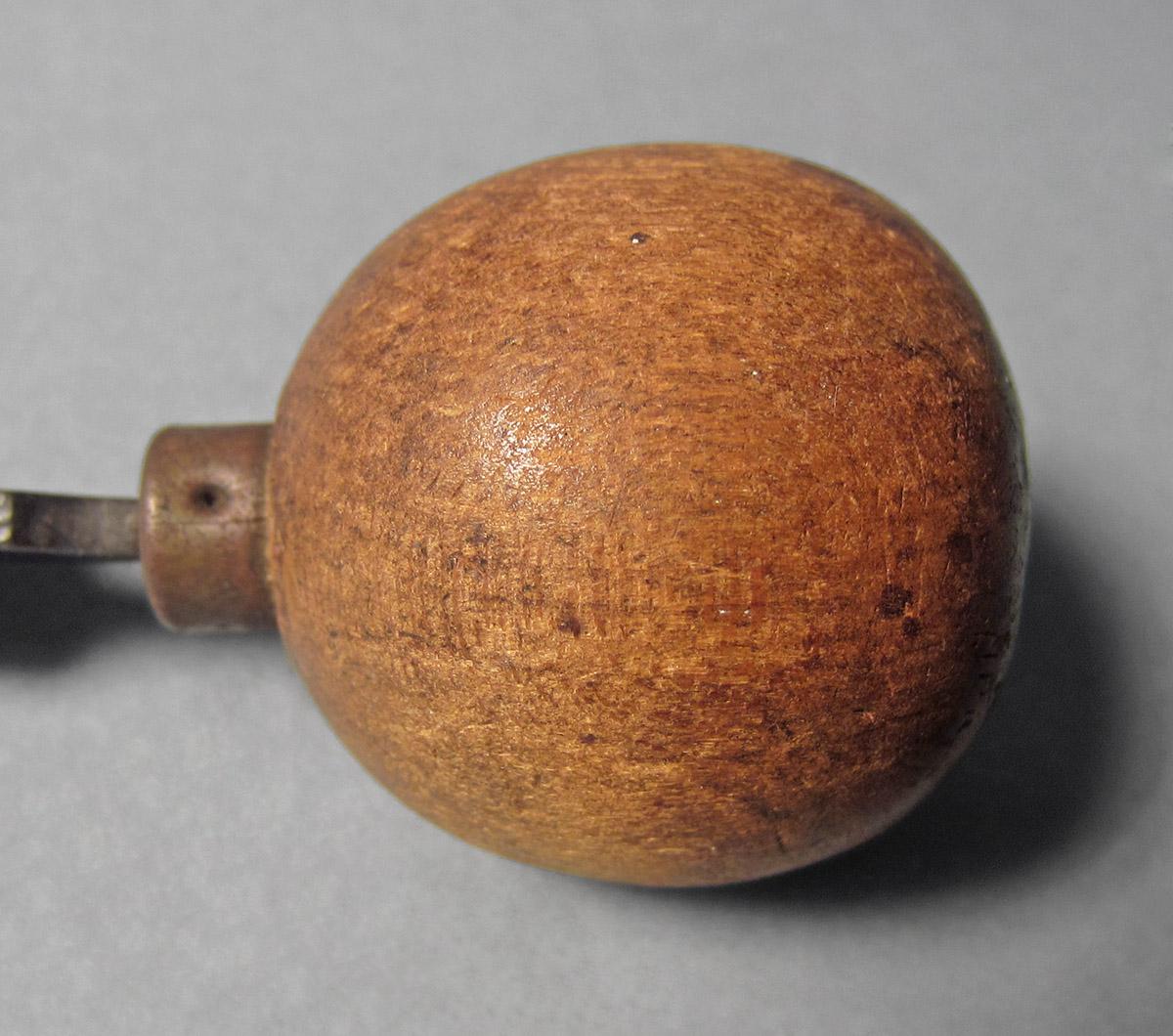 1986.0050.137 Graver, handle
