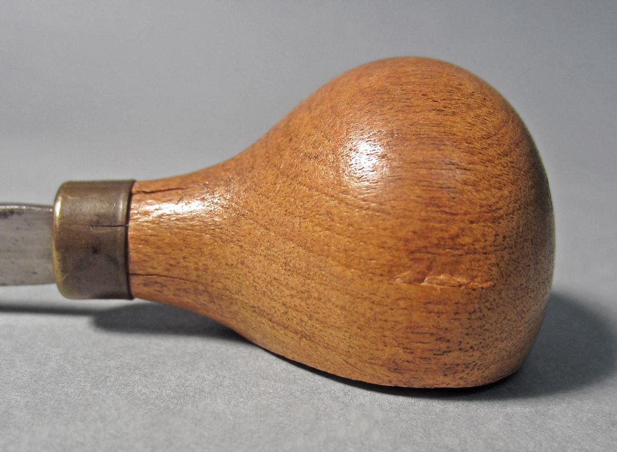 1986.0050.144, Graver, handle side 1