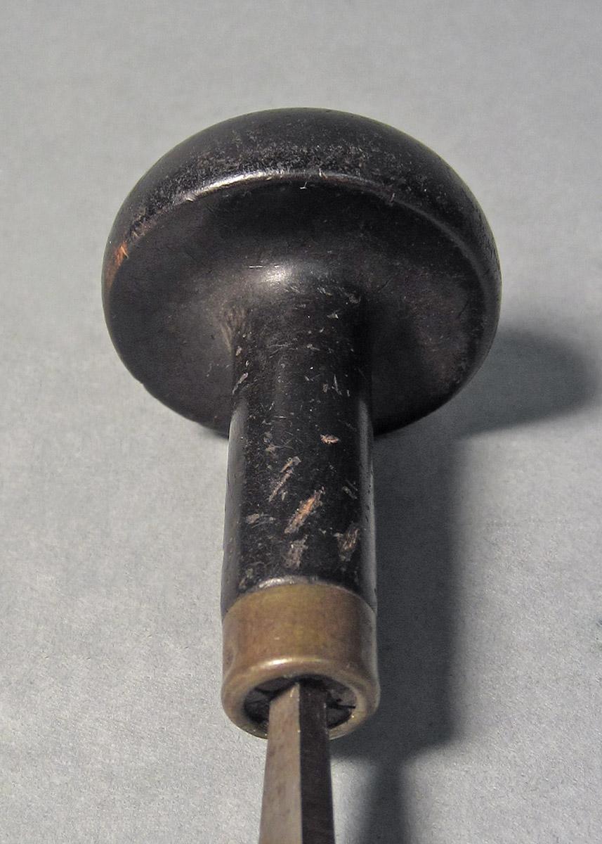 1986.0050.145, Graver, handle side 2