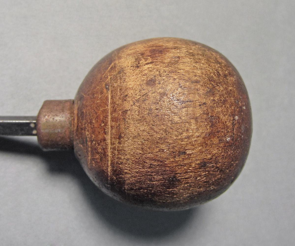 1986.0050.146, Graver, handle