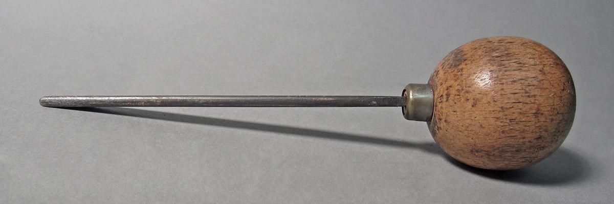 1986.0050.150, Graver, side 2