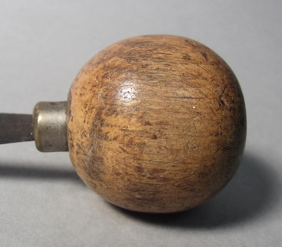 1986.0050.150, Graver, handle