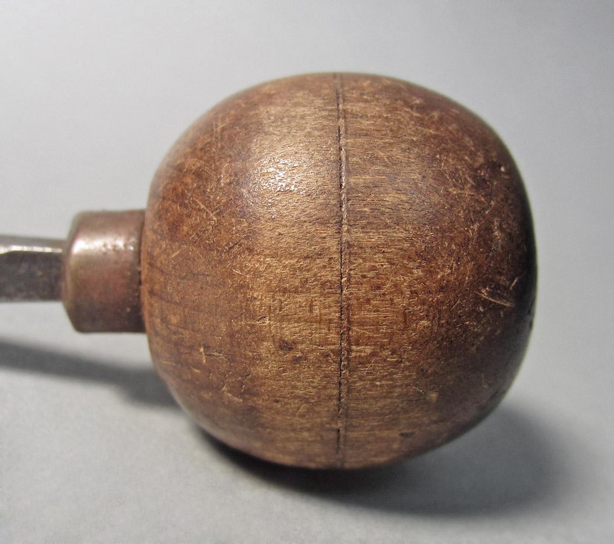 1986.0050.153, Graver, handle