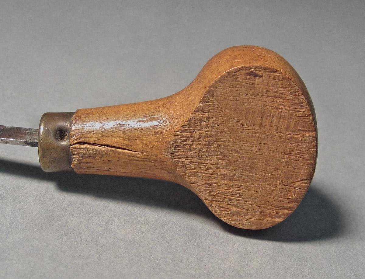 1986.0050.155, Graver, handle side 2