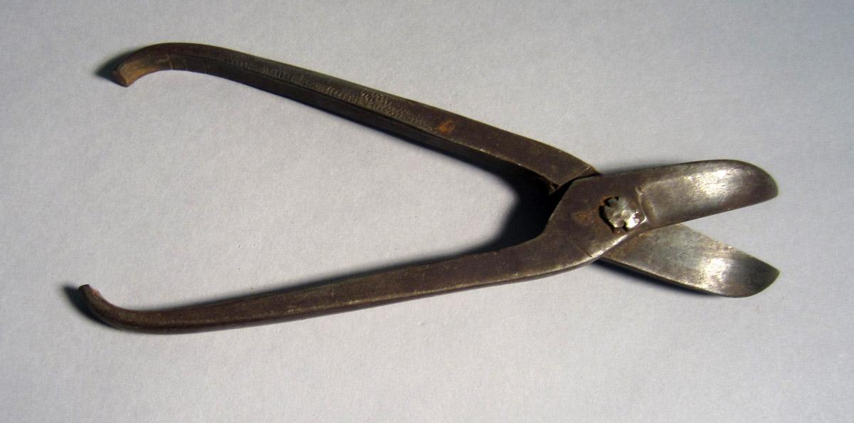 1986.0050.349 Snips, View 2
