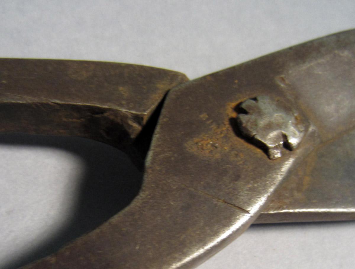 1986.0050.349 Snips, Rivet